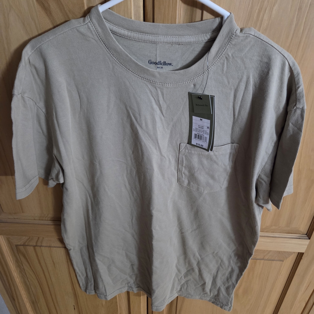 Goodfellow Beige T-Shirt with Pocket Size M